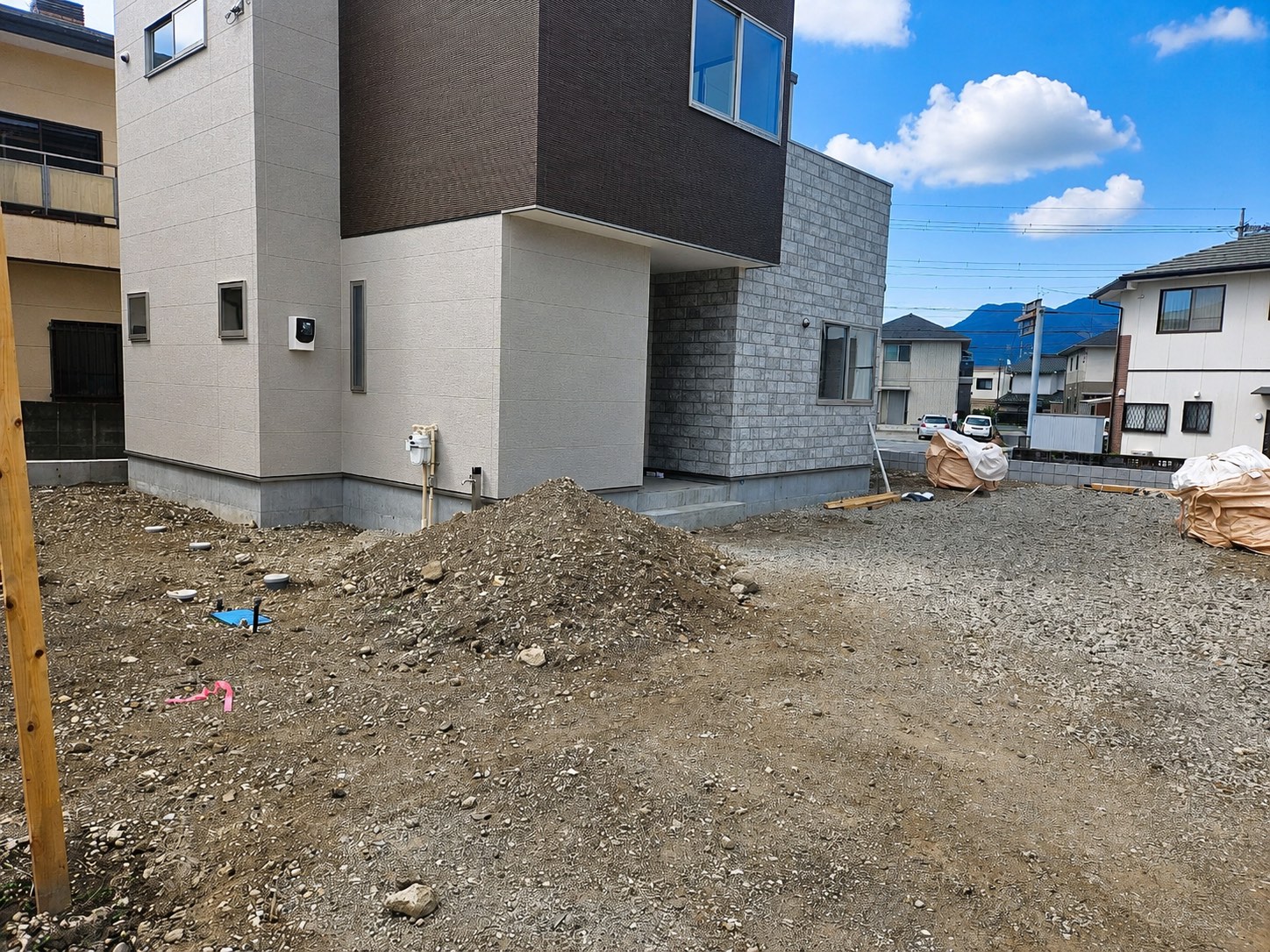御殿場市 新築外構 施工前 土のままの外まわり